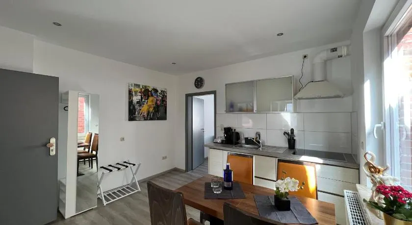 Maison Lounge - Image 1