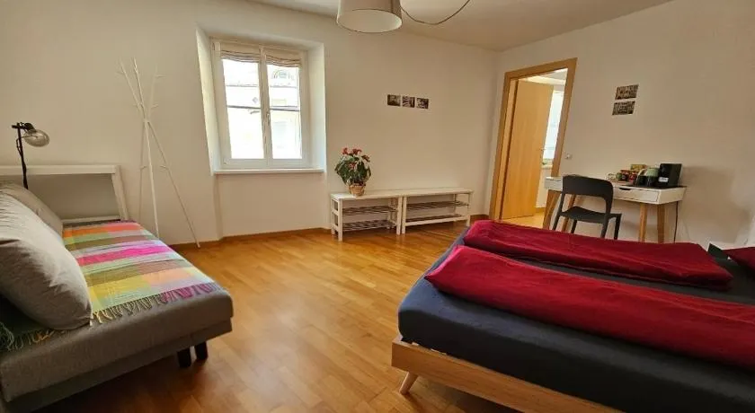 mama's room - Image 1