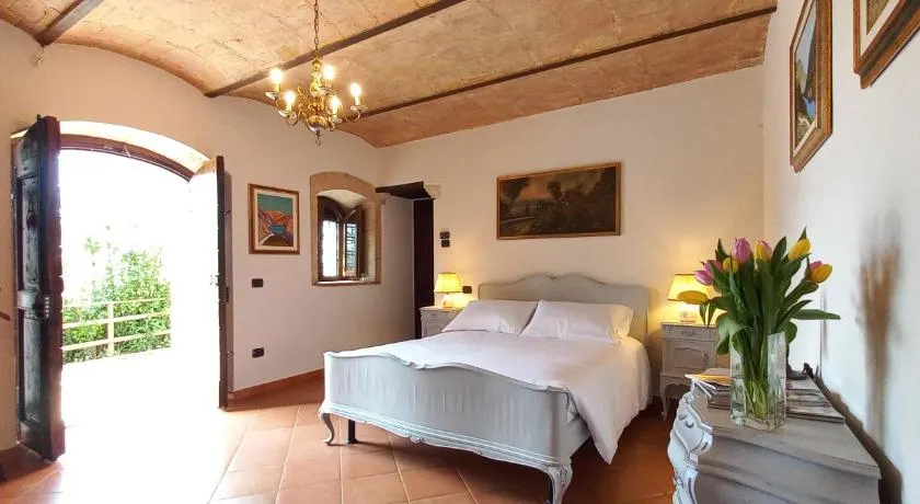 Domus Antiqua Bed & Breakfast - Image 1