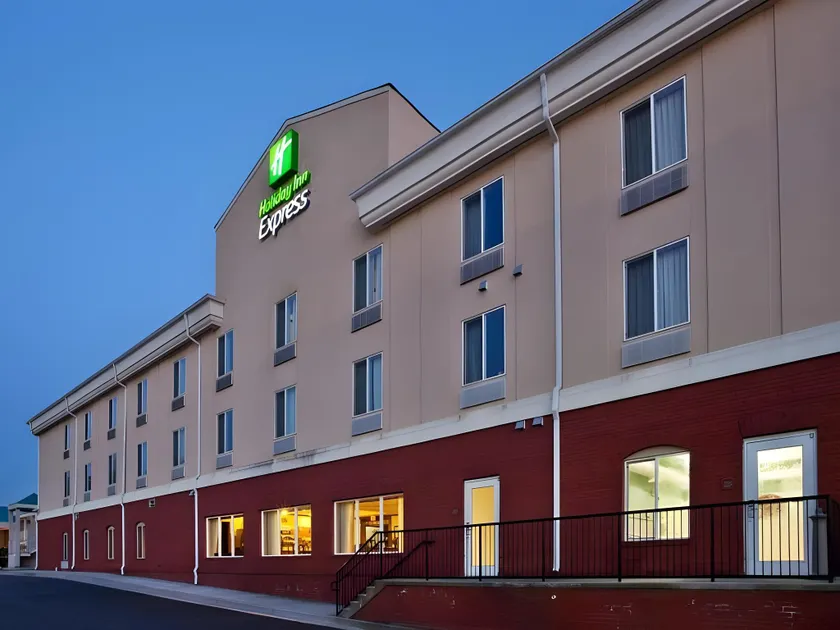 Rodeway Inn - Image 1