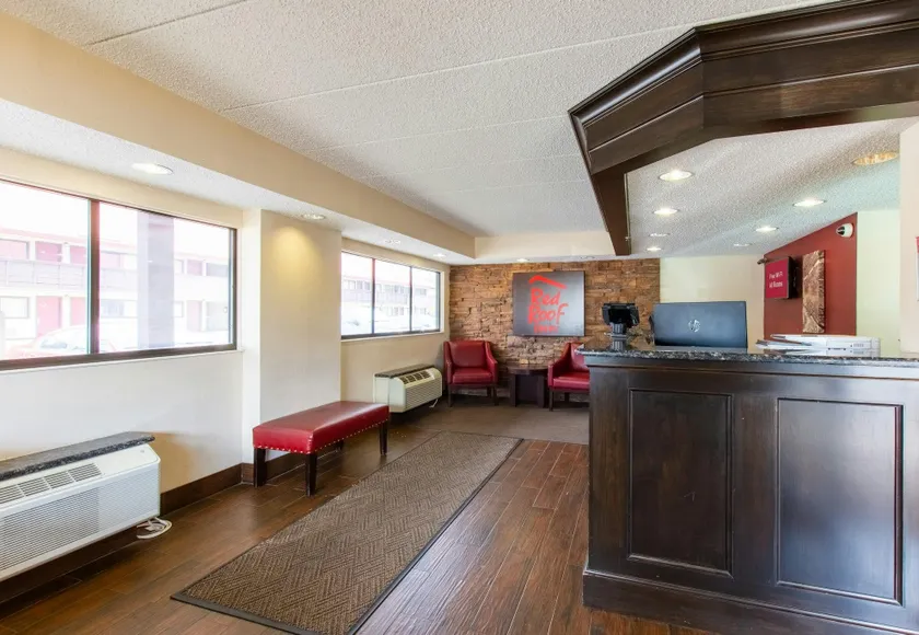 Red Roof Inn Grand Rapids Airport - Image 1
