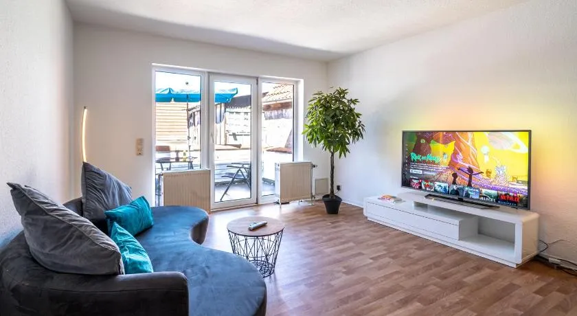 Gemutliche 2-Zimmer Wohnung - Balkon - Parkplatz - Smart TV - Arbeitsplatz - Image 1