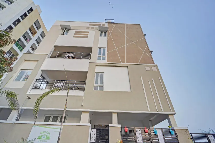 Hotel O ACS Inn - Image 1