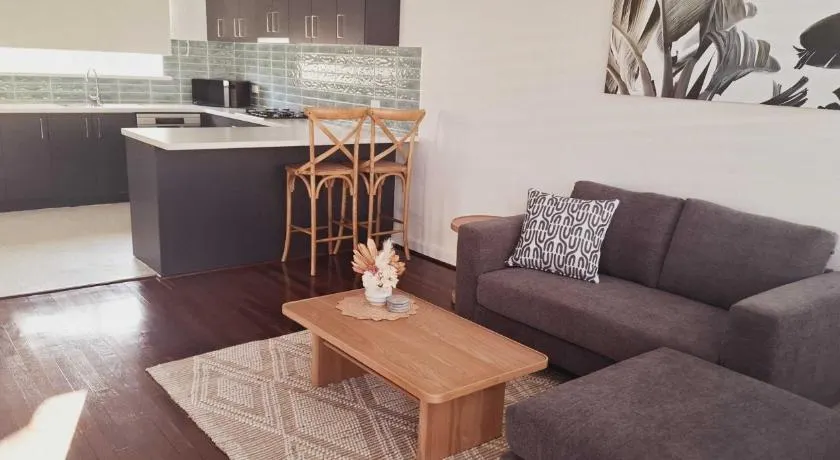 Beachside Homely Flat in Rockingham - Hosted by Canstay - Image 1