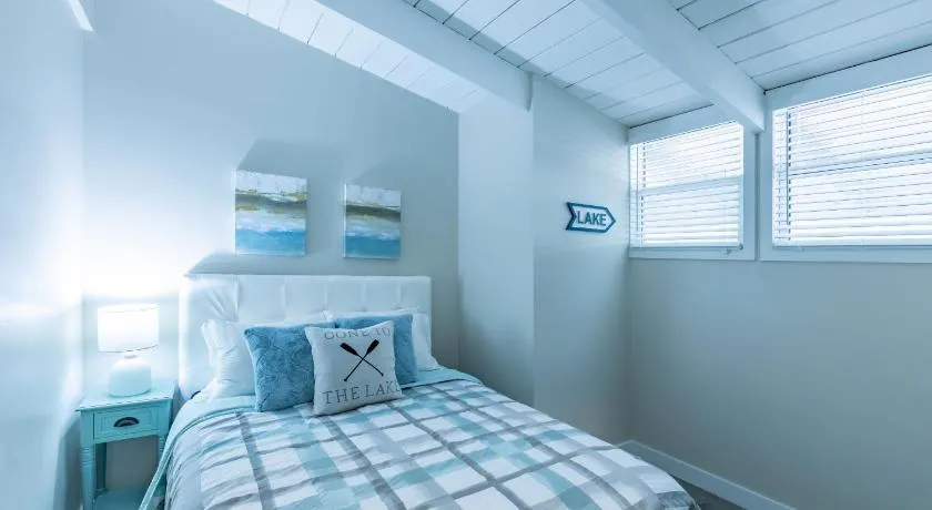 Boutique Suite #5 - Image 1