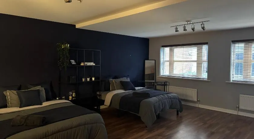 Riverside Townhouse 20 mins from Brighton and Worthing - Image 1
