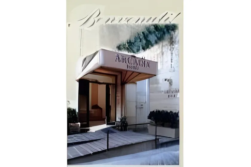 Hotel Arcadia - Image 1