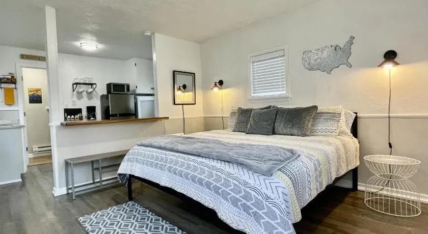 Cozy Studio Cottage - Downtown Twin Falls - Image 1