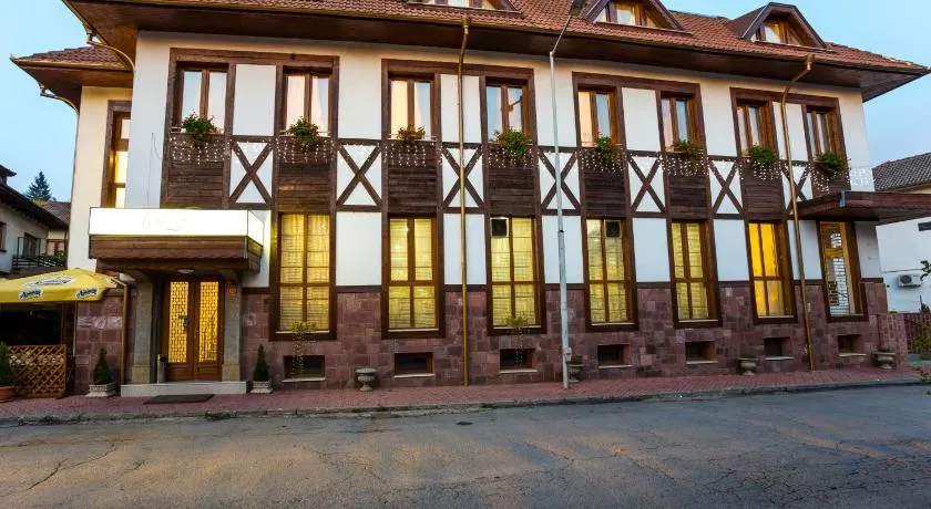 Family Hotel Teteven - Image 1
