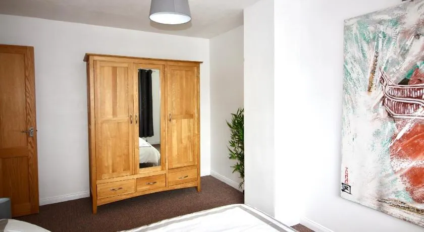Carwood House - Image 1