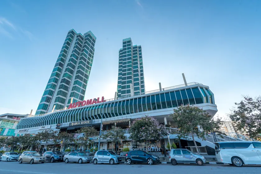 Urbano Luxury Maritime Suite - Image 1