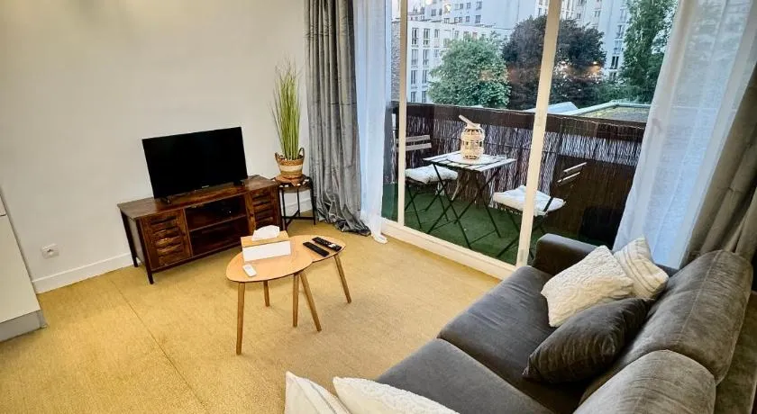 Appartement avec piscine - Image 1