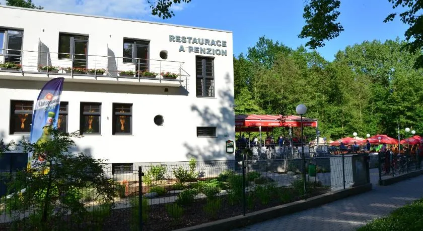 Restaurace a penzion Zděná Bouda - Image 1