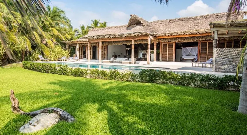 Oceanfront Casa Rhino - Image 1