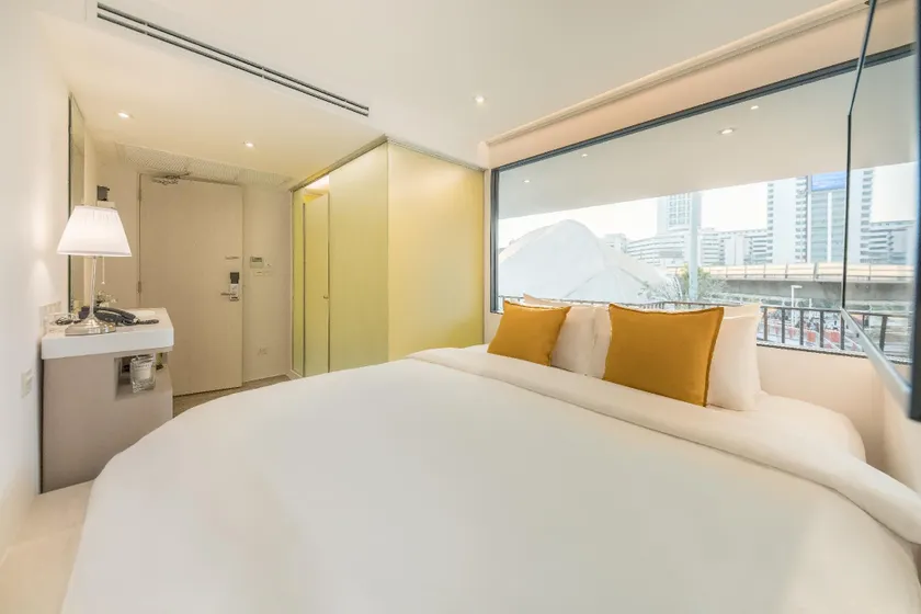 Yello Rooms Hotel Victory Monument - Image 1
