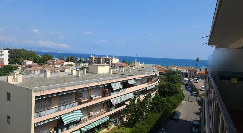 Grand studio vue mer Cap d'Ambre - Image 1