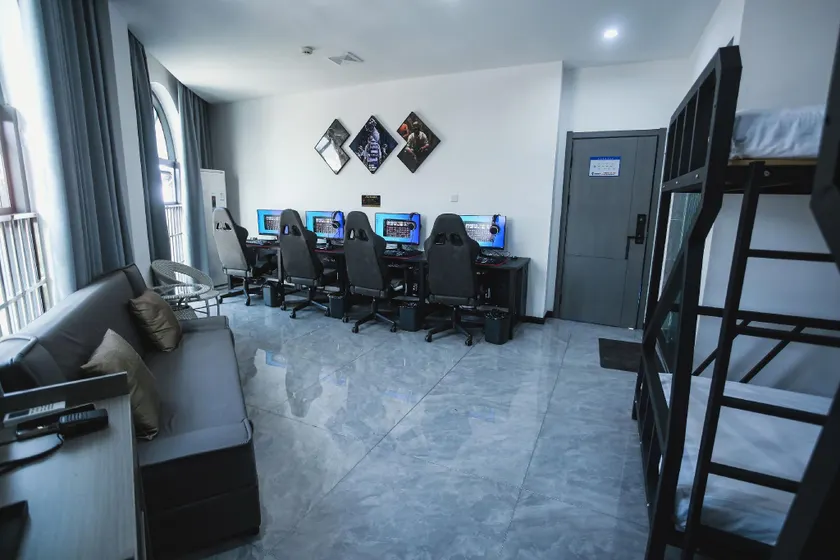 AK eSports Hotel - Image 1