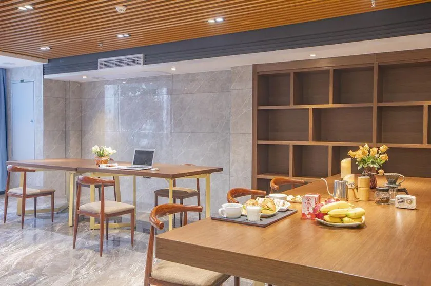 Linshan Light Luxury Smart Hotel (Yangshuo West Street) - Image 1