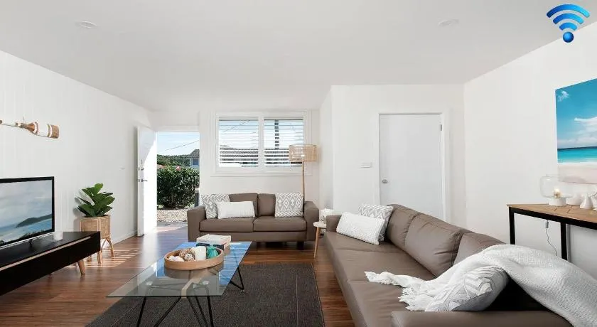 Aloha Beach House - Image 1