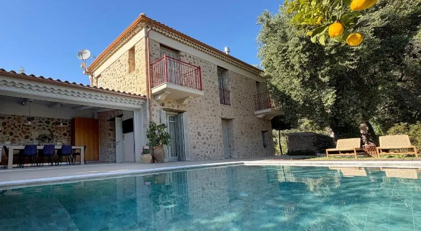 Villa Anthousa luxury villas and suites - Image 1
