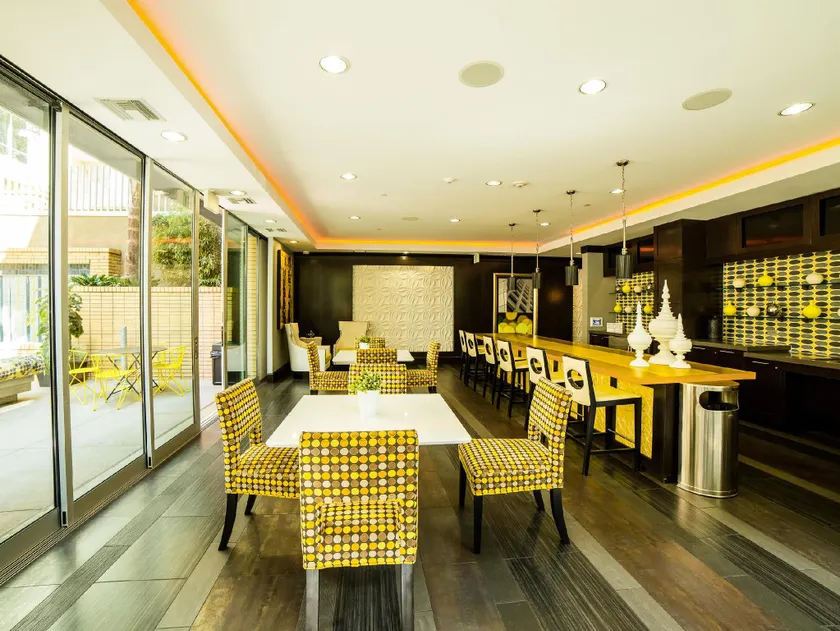 Hollywood Apartel - Image 1