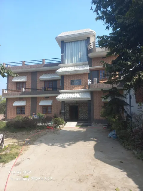 Hotel Gayatri Palace - Image 1