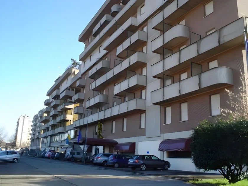 Tiby Hotel - Image 1