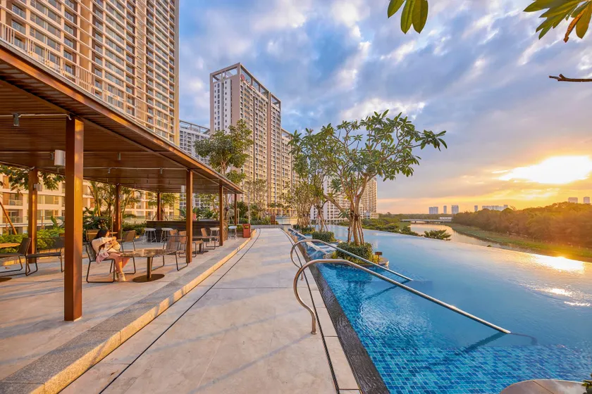 Deluxe Apartment - Midtown The Peak Phu My Hung - Image 1