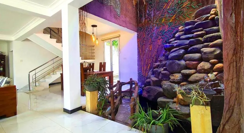 White lotus villa - Image 1