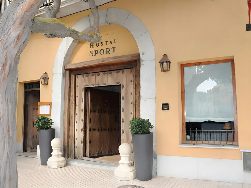 Hotel-Hostal Sport - Image 1