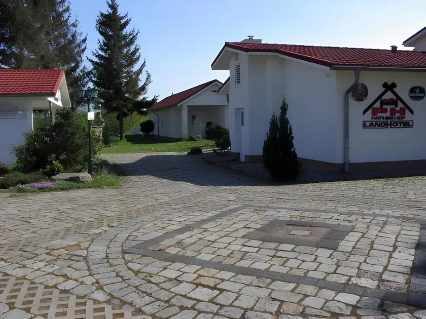 Landhotel Pathes Hof - Image 1