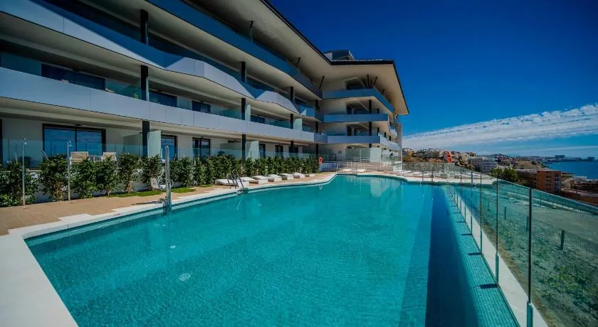Lucy Sea View Apartment Fuengirola - Image 1