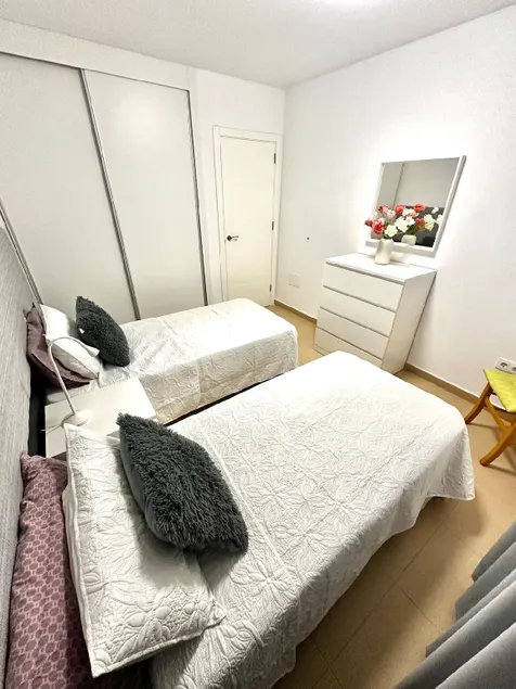 Cozy room perfect for two guests - Image 1
