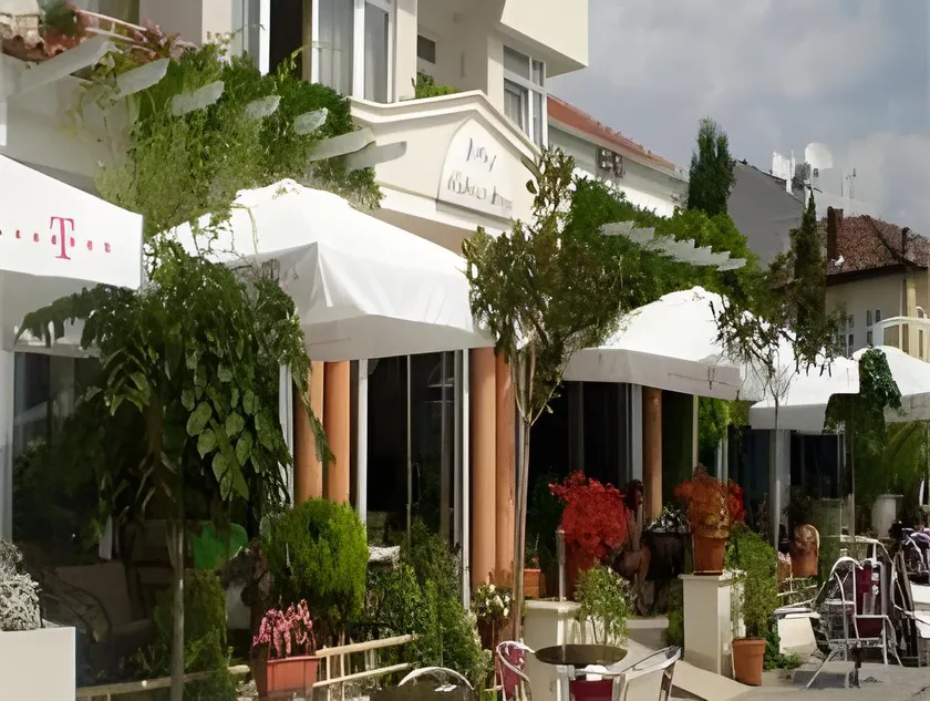 Hotel Aleksandrija - Image 1