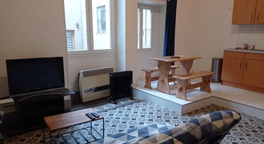 Studio Mezzanine au cœur de Saint Marcellin - Image 1