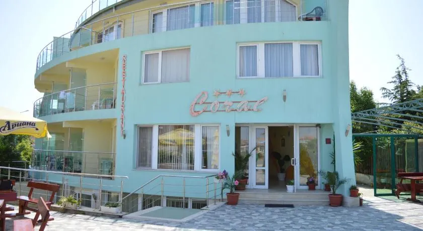 Family Hotel Coral - Image 1