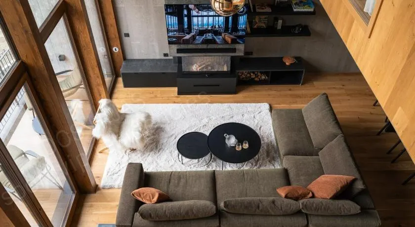 Penthouse 2 hijas 4-BR - Image 1