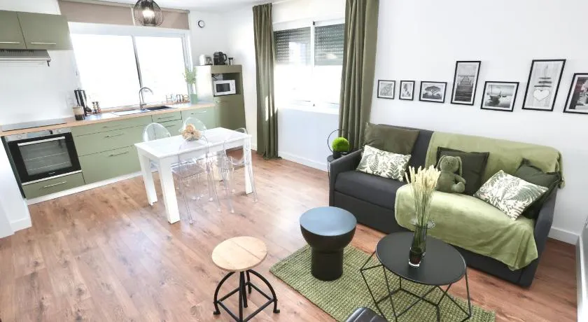 Cosy's Olivier - Image 1