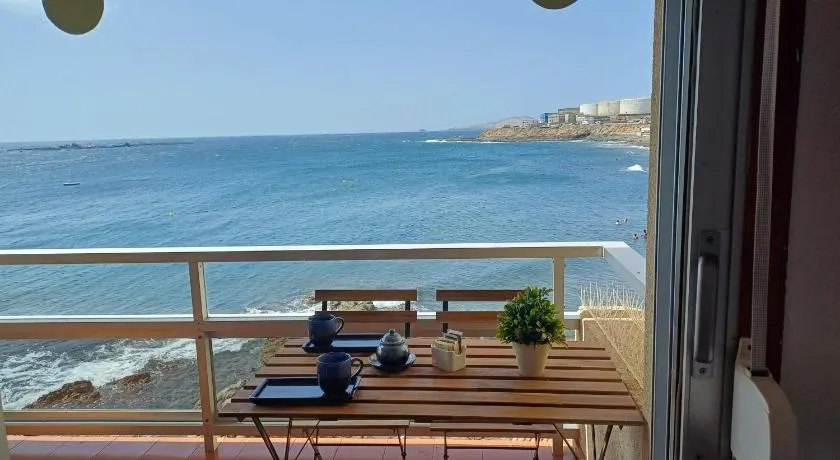 Sobre el Mar by CanariApartment, Oceanfront House with 3 Balconies in Salinetas - Image 1