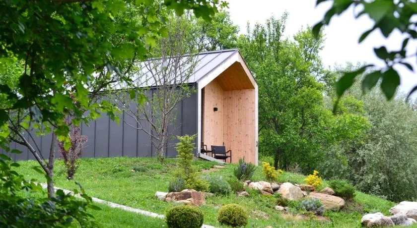 Tinutul Luanei Glamping Resort - Image 1