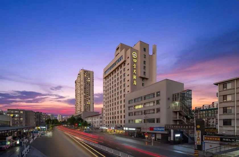 Qingdao Sifang Hotel East Building (Taidong Pedestrian Street Small Village Subway Station) - Image 1