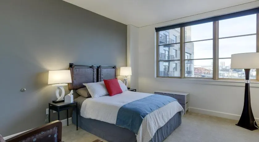 Renu Suites at The Burlington Portland - Image 1