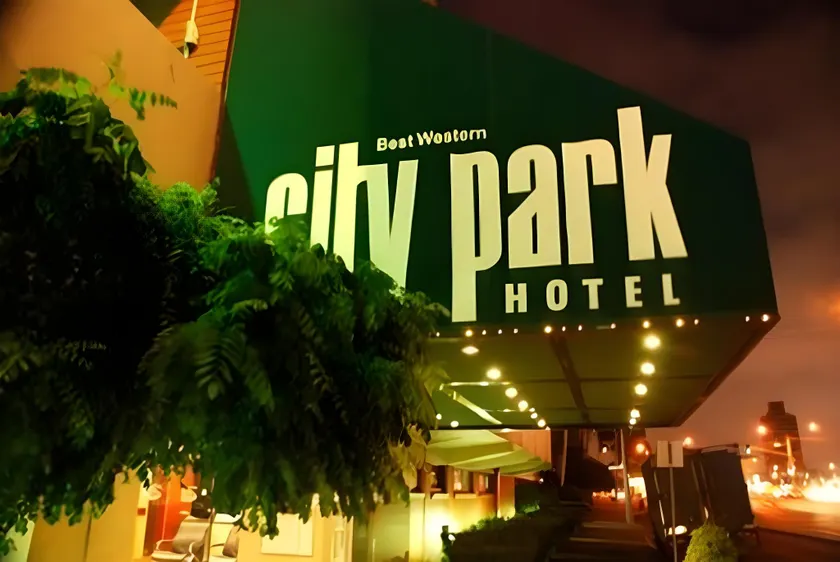 City Park Hotel - Image 1