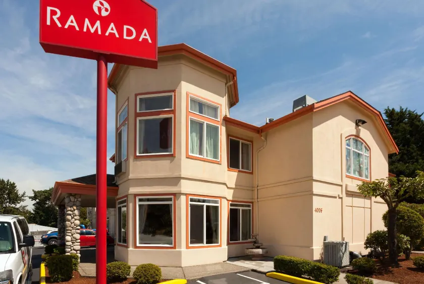 Ramada by Wyndham SeaTac Airport North - Image 1