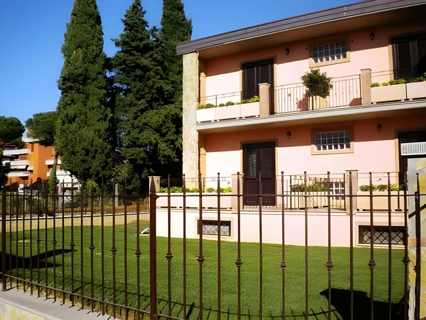 Garden B&B - Image 1