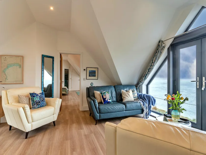 Beach House in Mousehole with Stunning Sea Views - Image 1