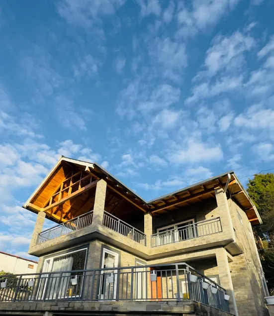 The Mountain Escape A Luxury Home Stay - Image 1