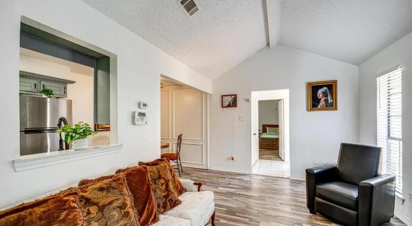 Explore the City w/ Ease! Quiet East Dallas Base - Image 1