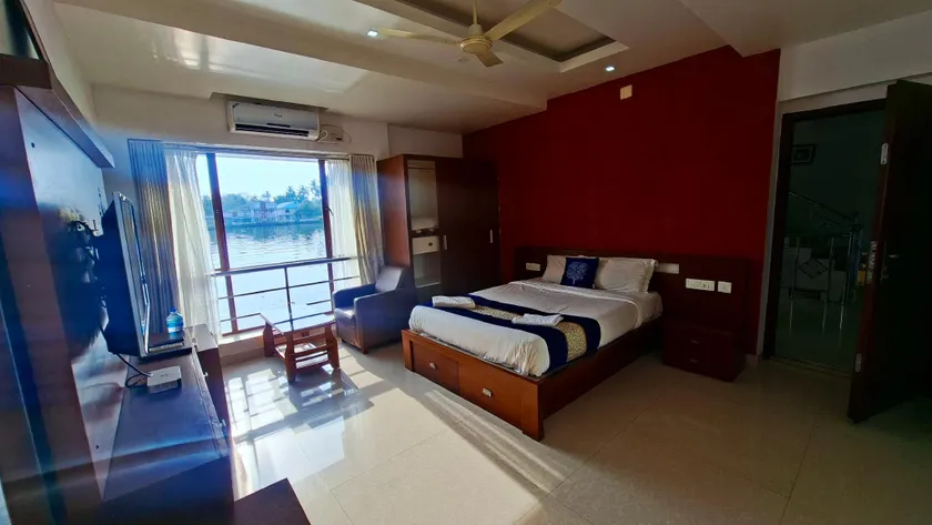 Captain's Cabin, Alleppey- A Premium Backwater Mansion - Image 1