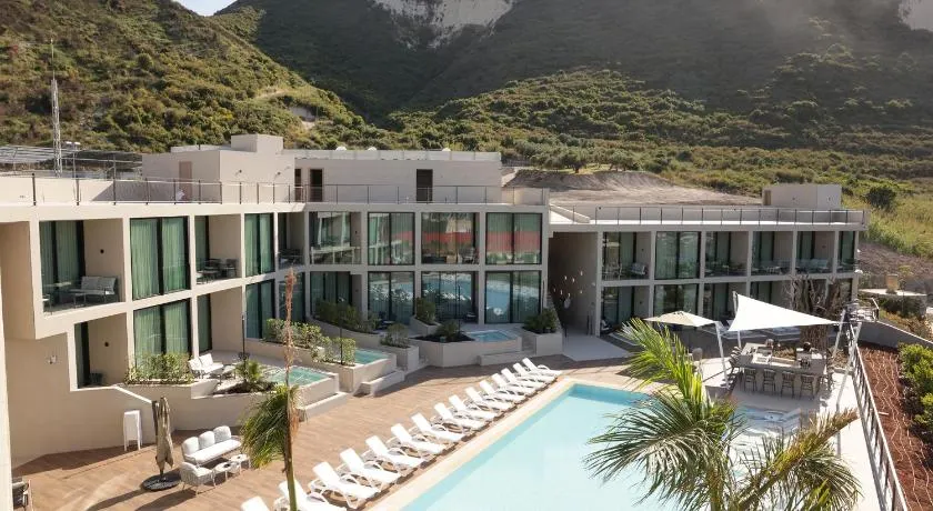 Inanna Resort - Image 1